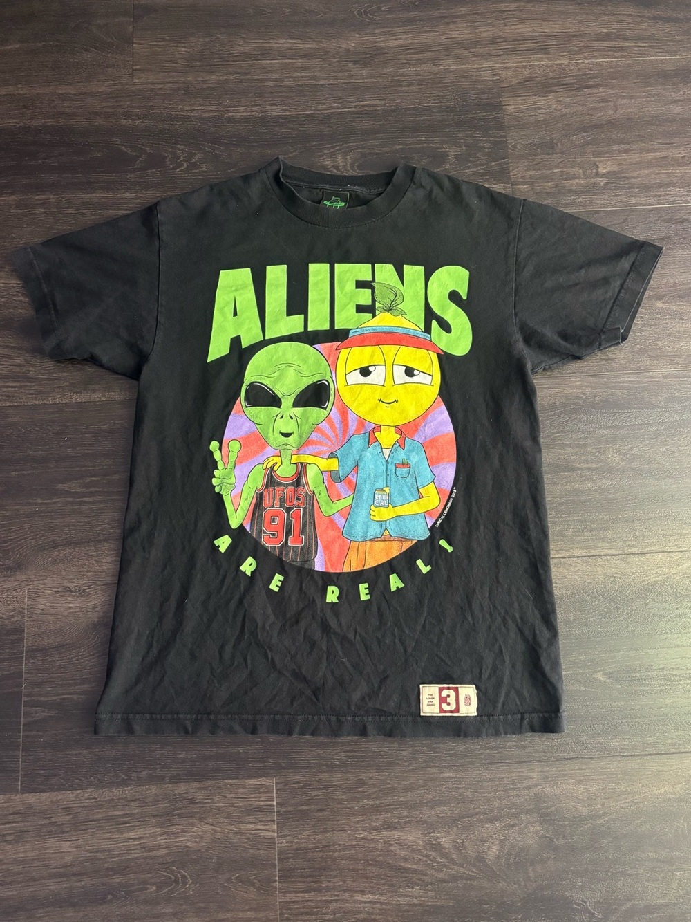 Lyrical Lemonade T shirt Aliens Are Real by Cole Bennett Size M